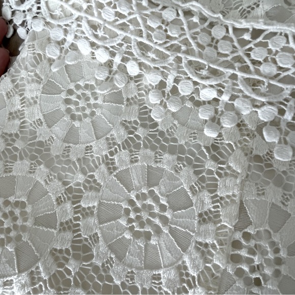 Ivory Lace Overlay Romper - Picture 4 of 4